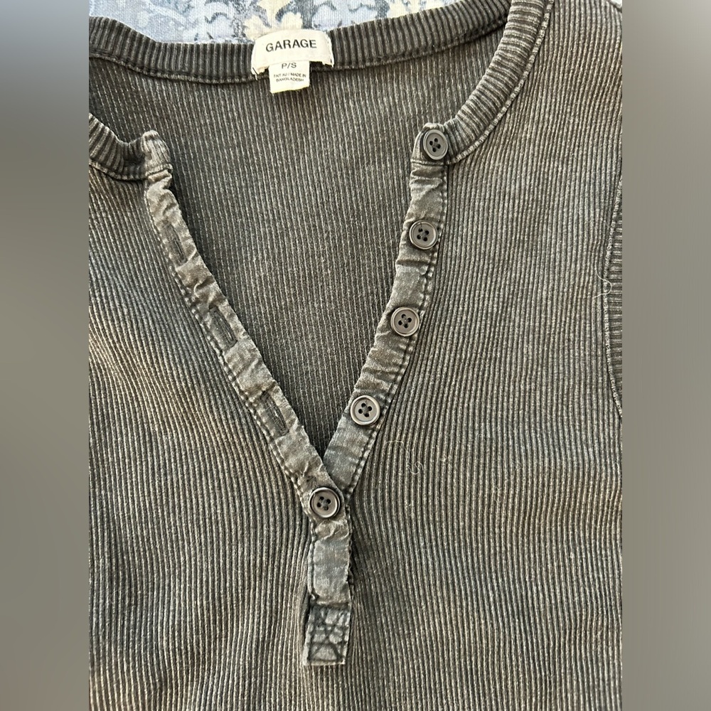 Garage cropped tank